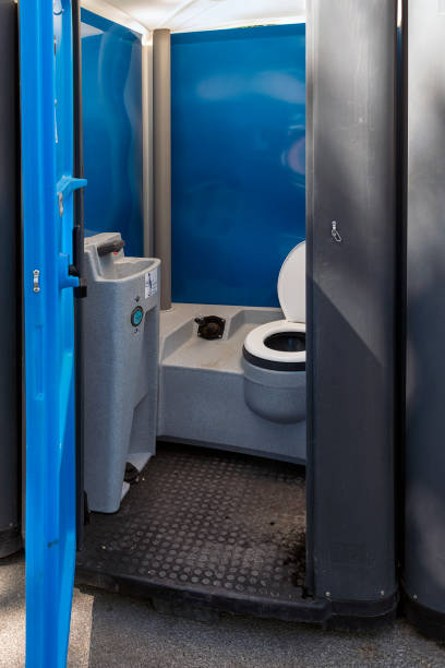 Affordable portable toilet rental in Tashua, CT